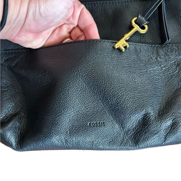 Fossil Fiona Black Crossbody - Picture 7 of 10